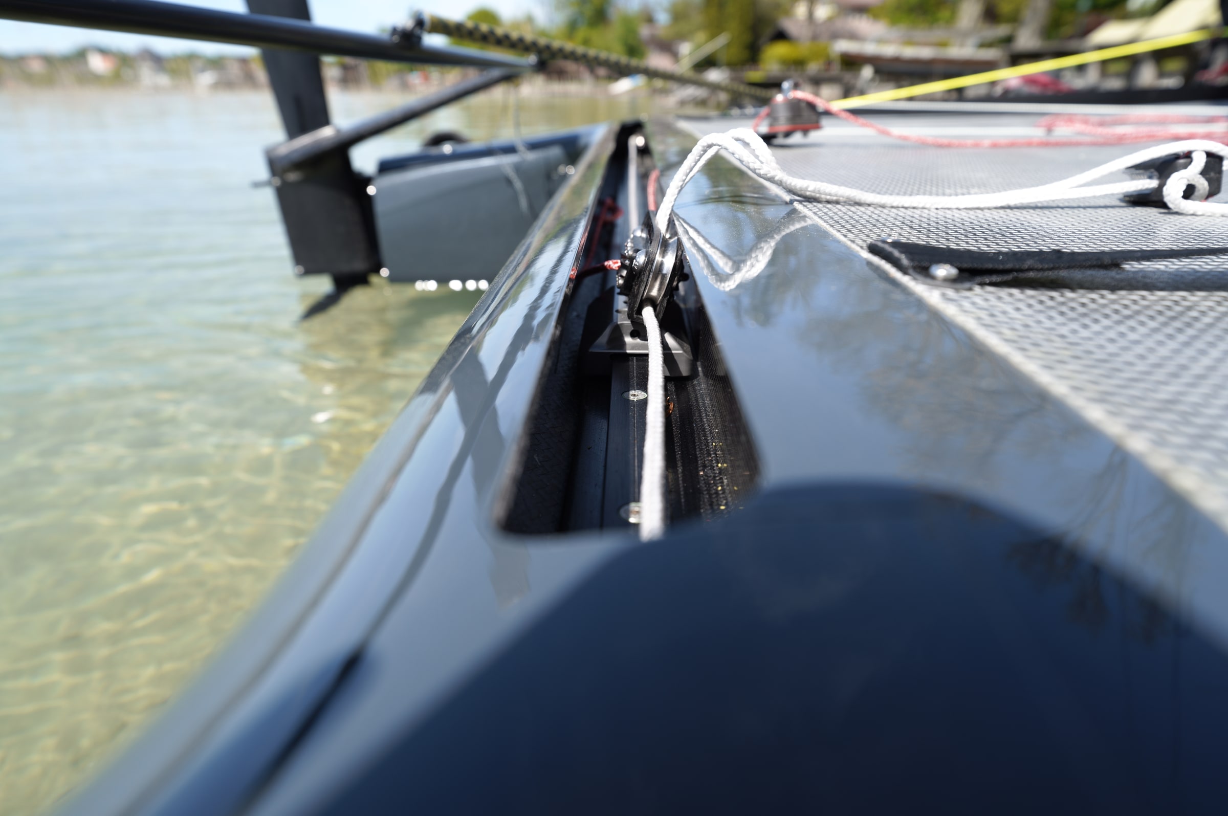 Flyte aerodynamic traveller hardware at the mast base